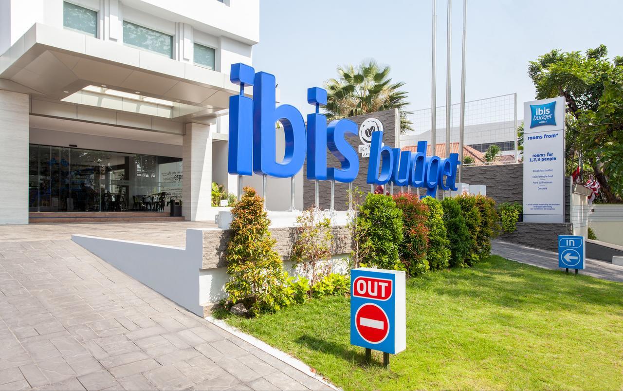 Ibis Budget Surabaya Diponegoro Esterno foto